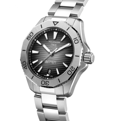 TAG Heuer Aquaracer Professional 200 Date 40mm – Svart